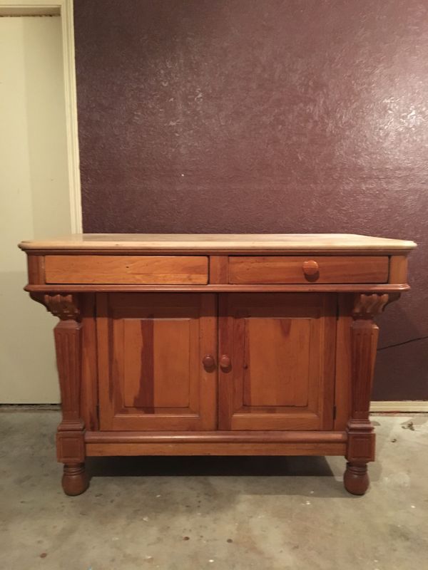 LexingtonFurniture Palmer Home Collection KitchenIslandTable for