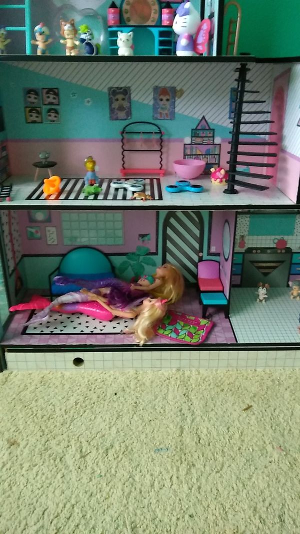 lol doll house outdoor