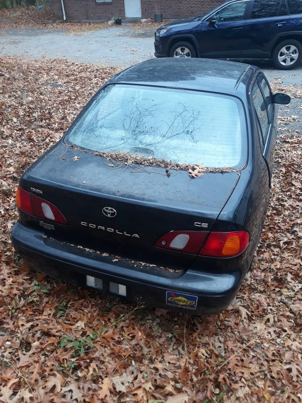 2000 toyota Corolla. With a new battery. for Sale in DORCHESTR CTR, MA - OfferUp