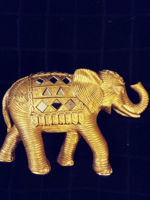 mirrored elephant statue