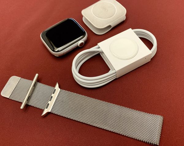 silver apple watch series 5 44mm