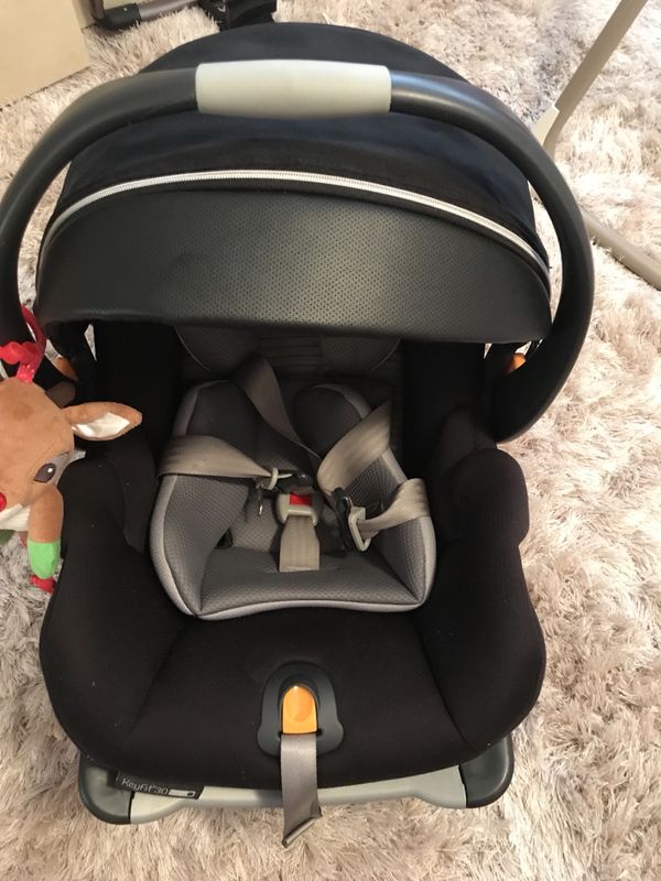 Chicco KeyFit 30 Zip Air Infant Car Seat / baby for Sale in Chicago, IL ...