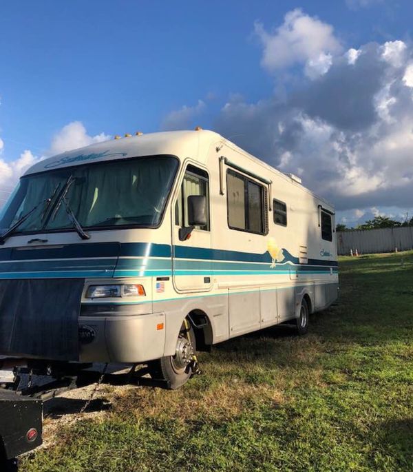 1995 FLEETWOOD SOUTHWIND 32 BUS RV 8950 (Davie) for Sale in IND CRK