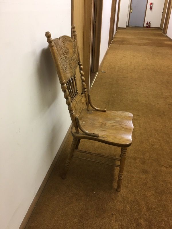 H.W. HULL SONS 1980 solid oak dinner room chairs for 