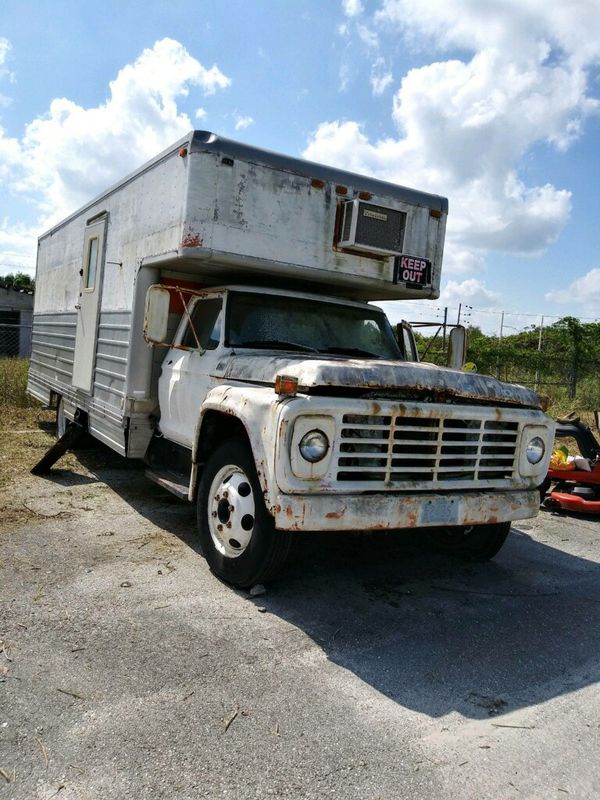 Old ford box truck...$350 or best offer for Sale in Bartow, FL - OfferUp