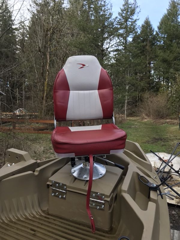 Stealth 2000 duck boat/sneak boat/bass boat for Sale in Olympia, WA