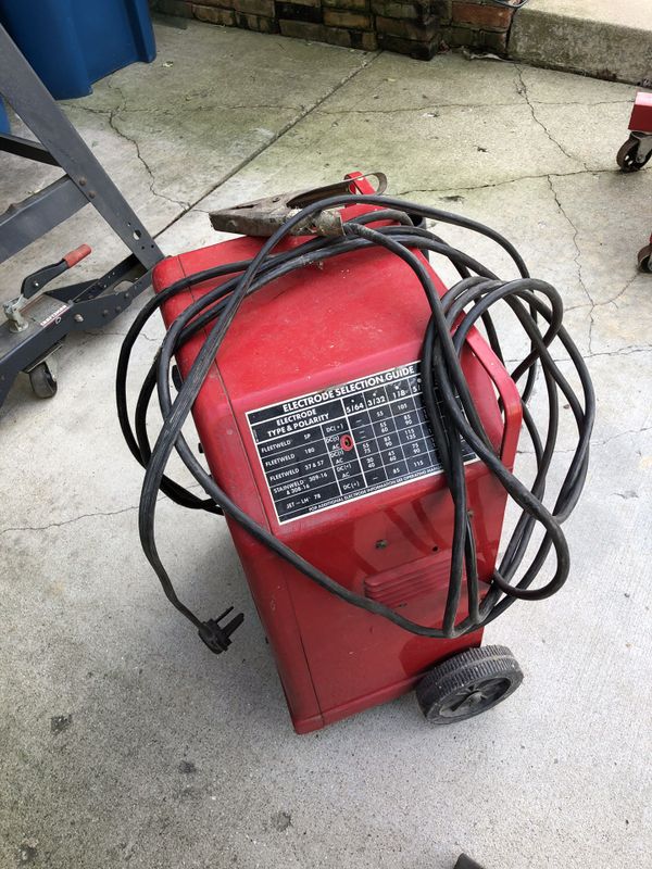 Lincoln welder 225 Amp AC/ DC and welding rods for Sale in Schaumburg
