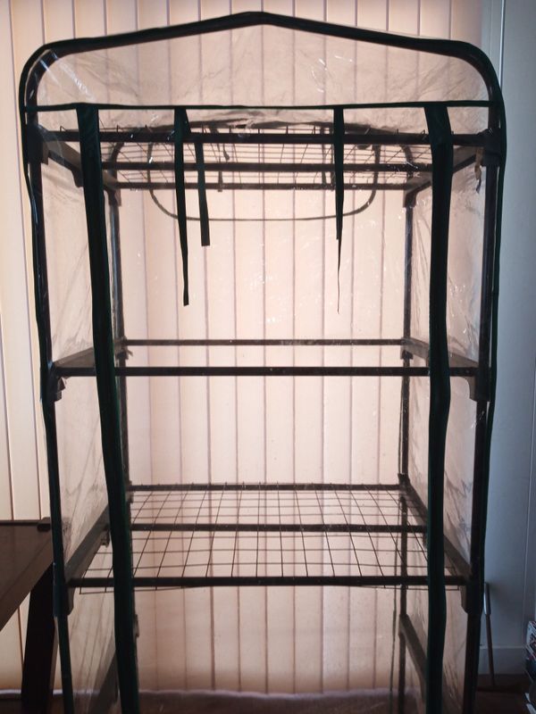 INDOOR GROW TENT w/Shelves GOOD CONDITION!!! for Sale in Oak Glen, CA