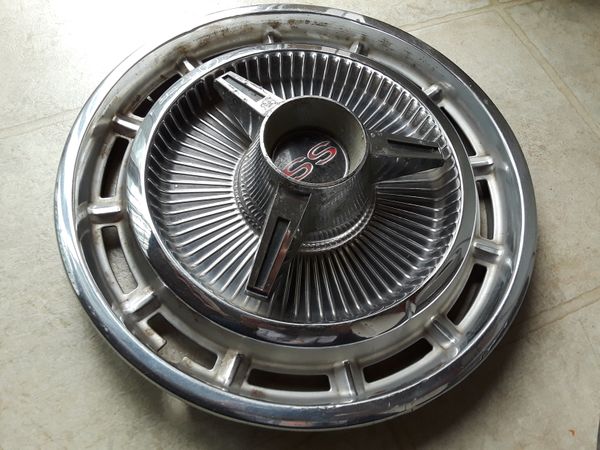 1965 Chevy Impala SS Hubcaps for Sale in Montclair, CA - OfferUp