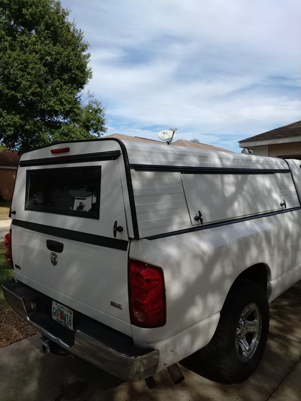 8 foot truck topper with lockable doors and keys for Sale in Tavares ...