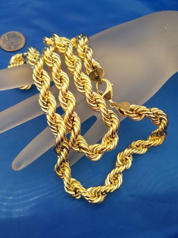 10k Yellow Gold Rope Chain 8mm for Sale in Houston, TX - OfferUp