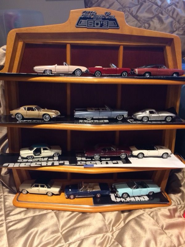 Franklin Mint die cast ‘60s car collection 1/43 scale with shelf 12