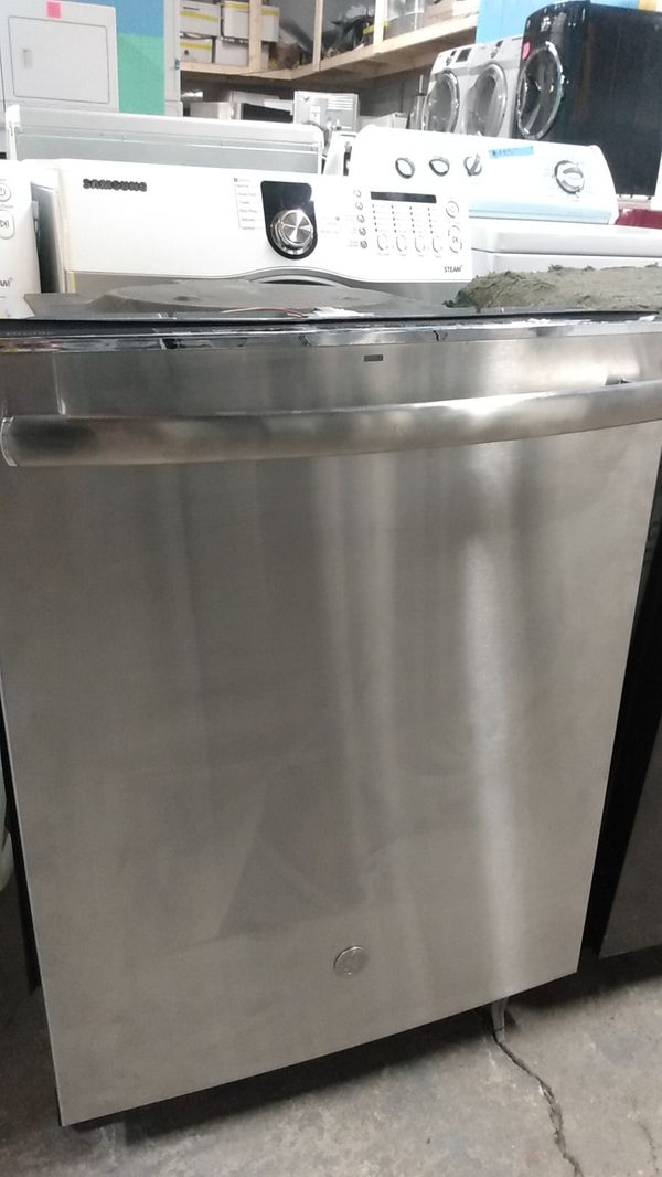 New scratch and dent GE stainless steel dishwasher working perfectly 4