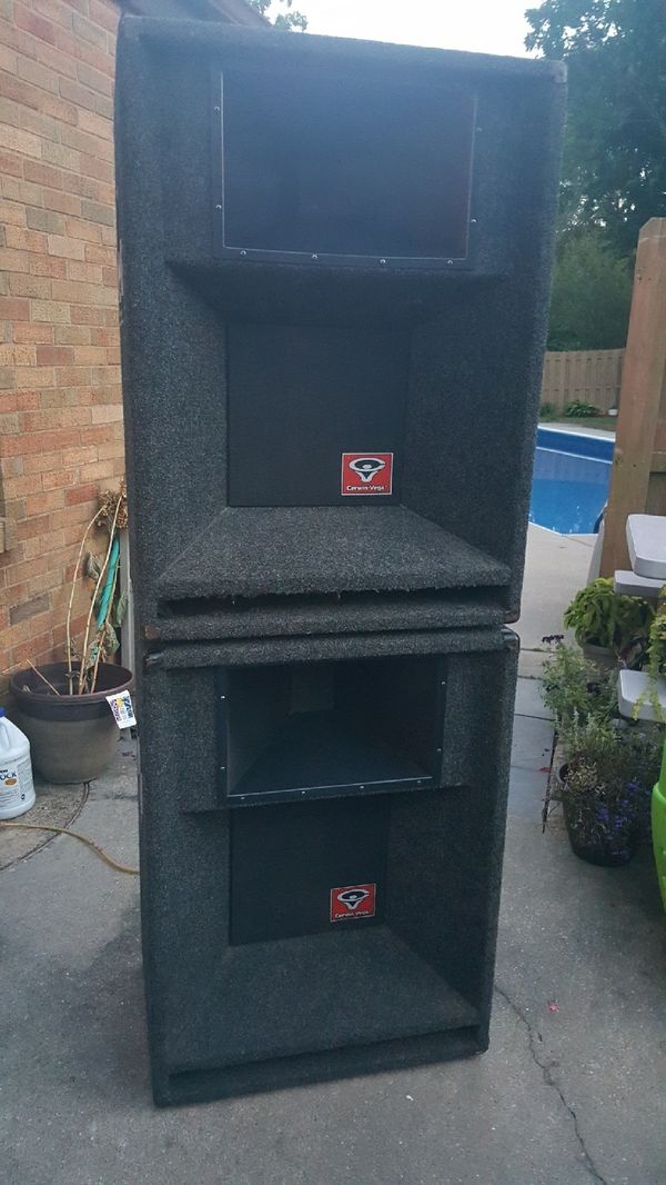 CERWINVEGA V30X PA SPEAKERS (Great Condition) for Sale in Shorewood