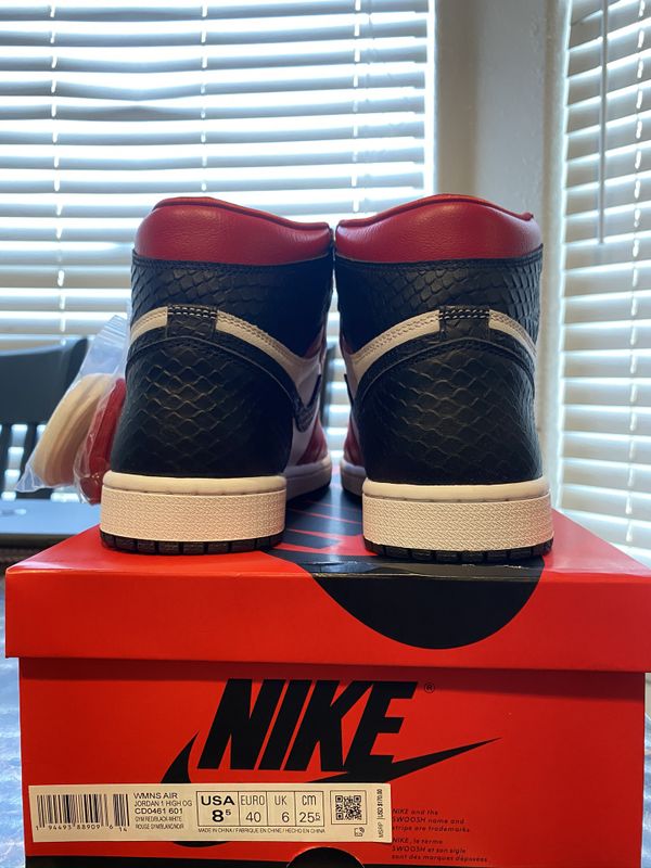 jordan 1 satin snake chicago on feet