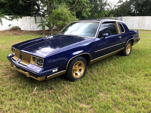 1984 Oldsmobile cutlass antique g body for Sale in Orlando, FL - OfferUp