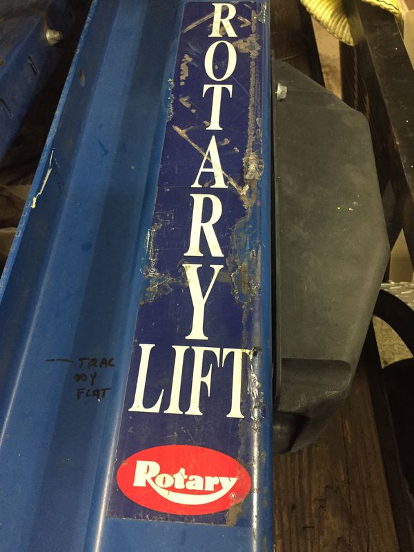 9,000 lb rotary auto lift.?in great shape for Sale in Cave Creek, AZ