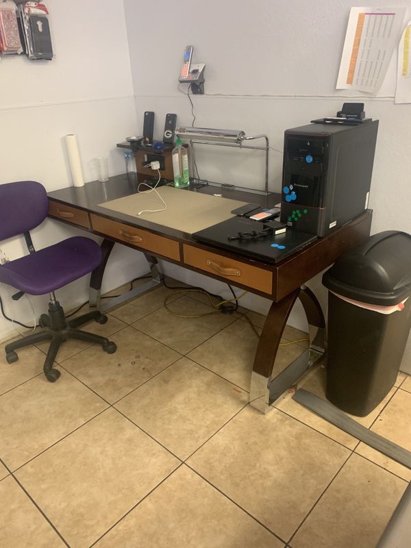Desk for Sale in Las Vegas, NV OfferUp