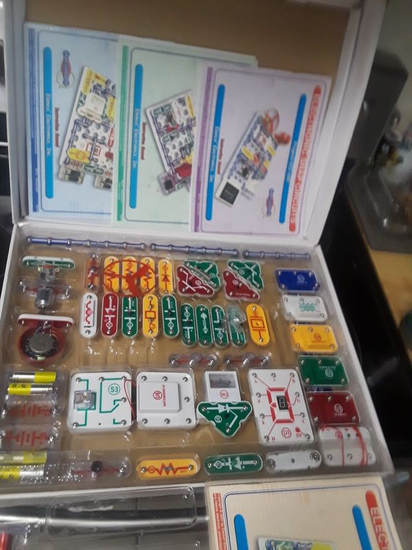 elenco snap circuits extreme