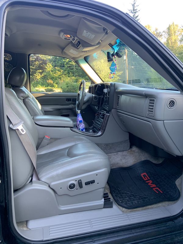 2004 GMC Yukon Denali w/ 3rd Row Seat for Sale in Everett, WA OfferUp