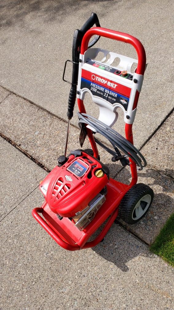 Troy Bilt 2550 Pressure Washer 25 foot hose with wand. for Sale in