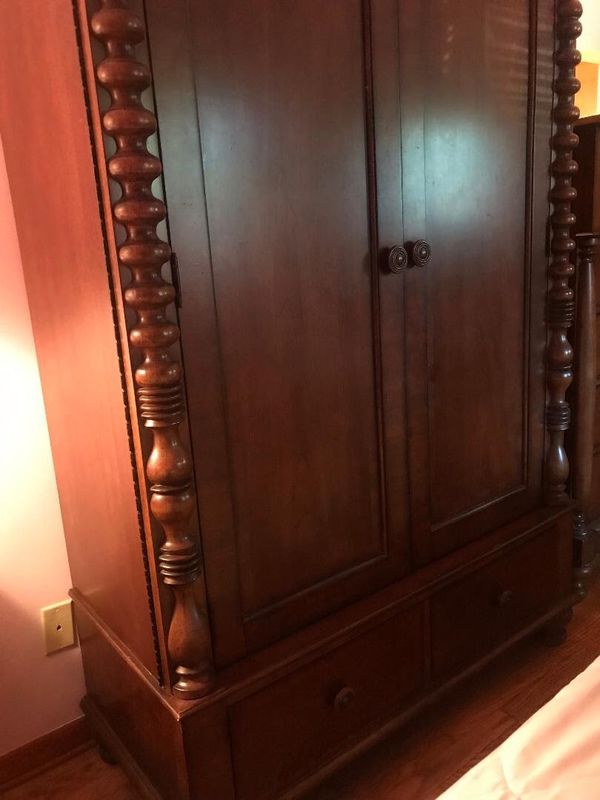 Bassett armoire/tv chest for Sale in Bridgeport, CT OfferUp