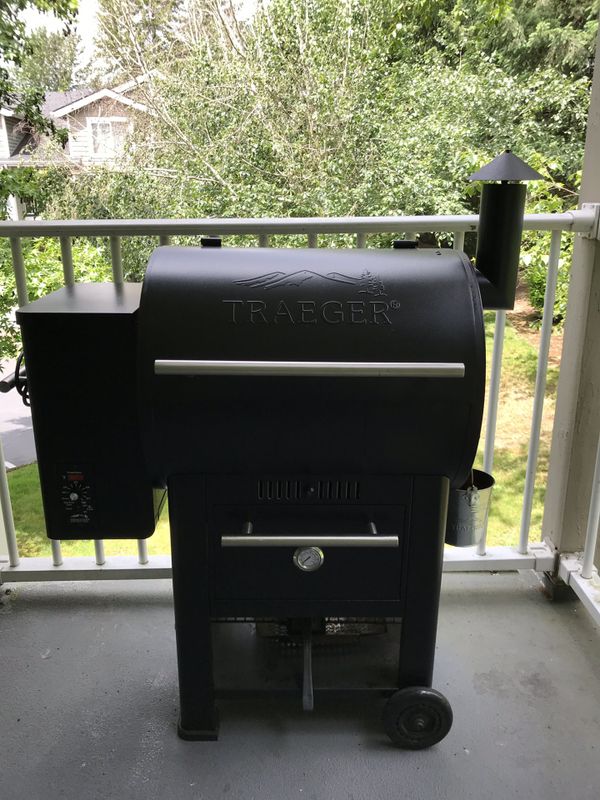 Traeger Century 22 grill for Sale in Mill Creek, WA OfferUp