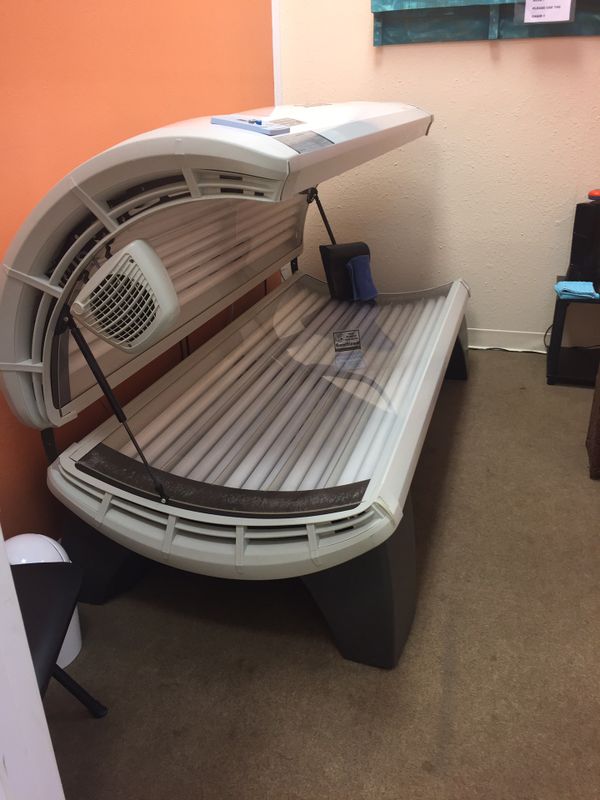 Tanning bed. 20 min lay down for Sale in Beverly Hills, FL OfferUp