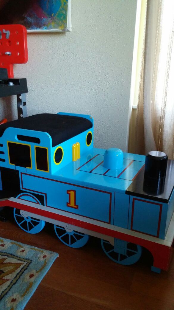 guidecraft train toy box