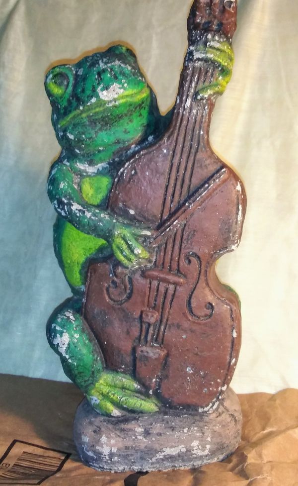 cement garden frog statue