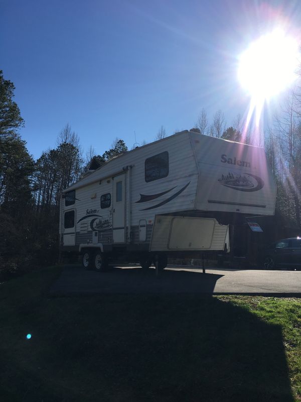 2005 Salem LE by Forest River fifth wheel camper for Sale in ...