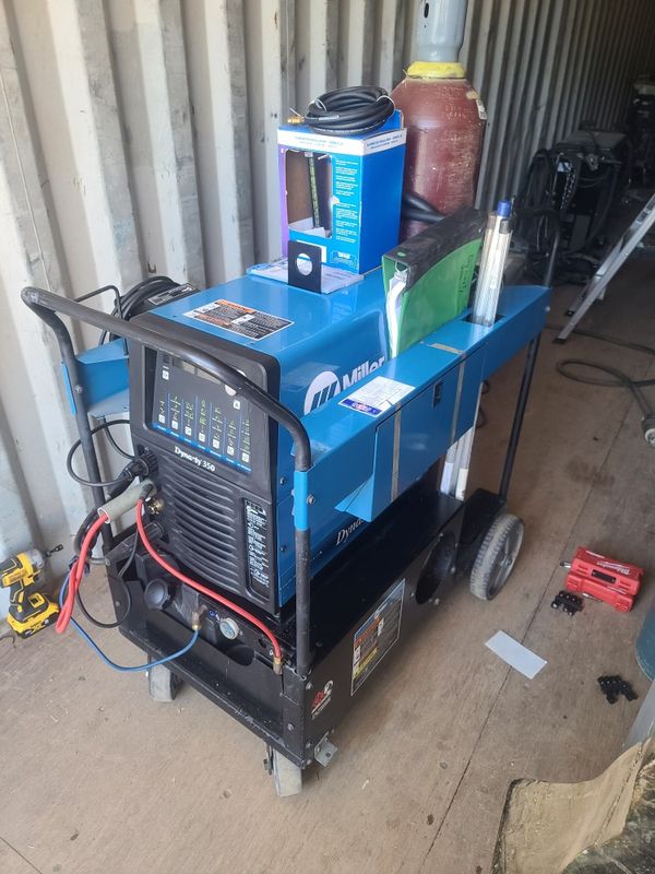 Miller Dynasty 350 AC/DC tig welder only 152 hours for Sale in