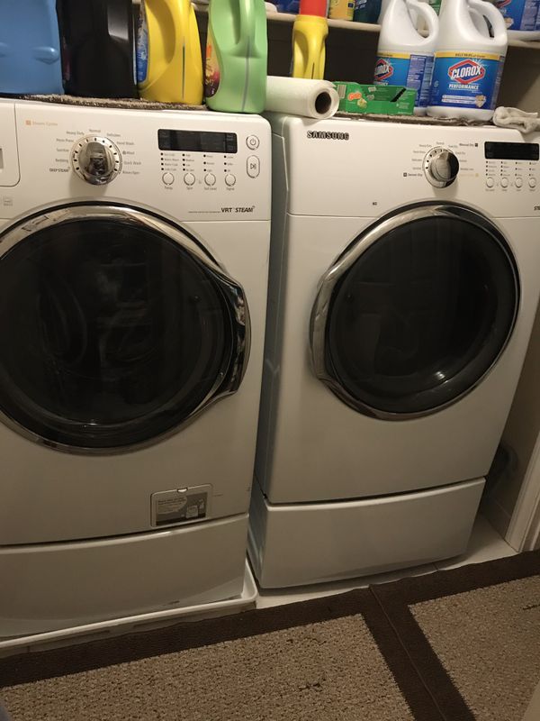 SAMSUNG VRT Steam Washer & Steam Gas Dryer both on Pedestals. for Sale