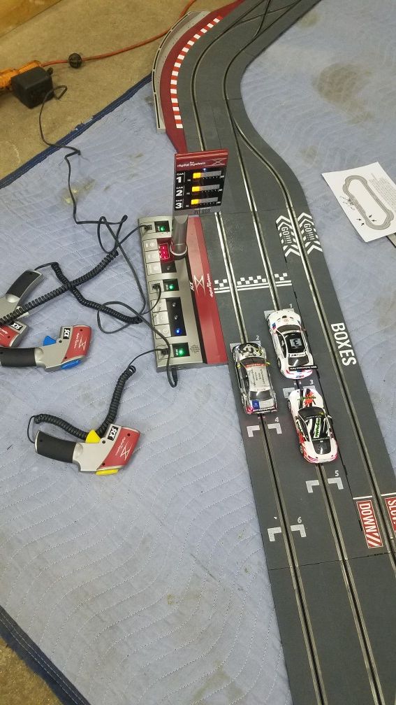 Scx digital pit box slot car set with 3 cars for Sale in Cornish, ME