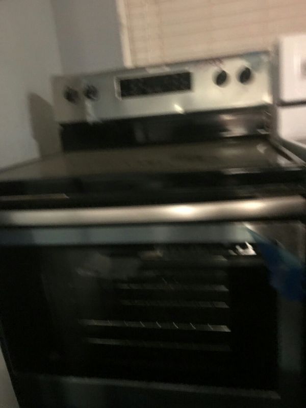 Brand new scratch and dent electric range for Sale in Cleveland, OH OfferUp