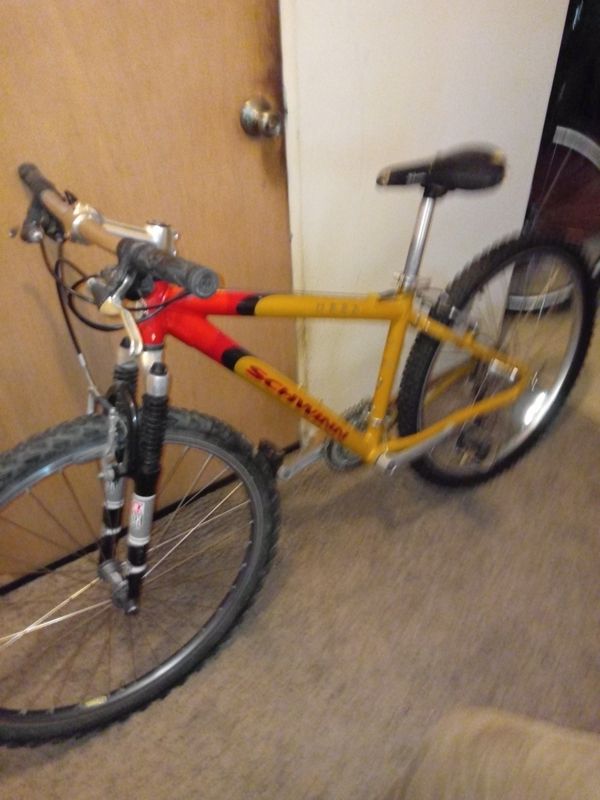 schwinn mesa adult mountain bike