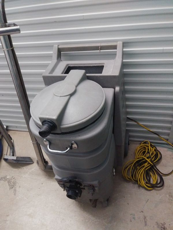 Century Ninja 400 Carpet Extractor 200 PSI 2 Wands 3 Hoses works Great