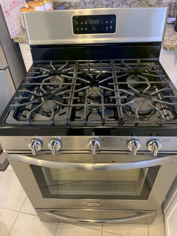 Frigidaire Gallery stove 5 burner for Sale in Anaheim, CA - OfferUp