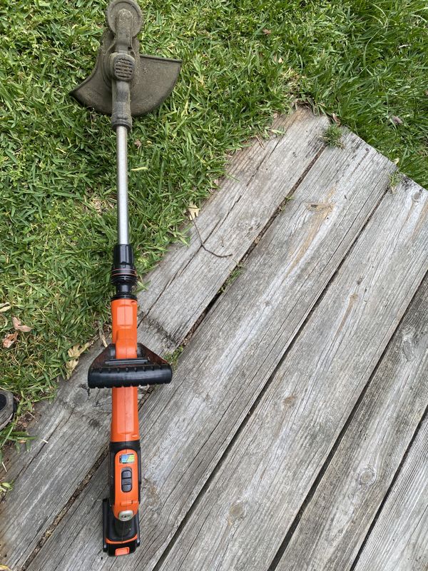 Black + Decker 20V Weed Eater with 3 Batteries and Charger for Sale in