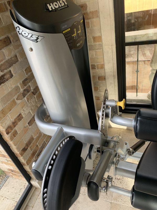 Hoist HD3400 Dual Leg Extension / Leg Curl for Sale in Newport Coast