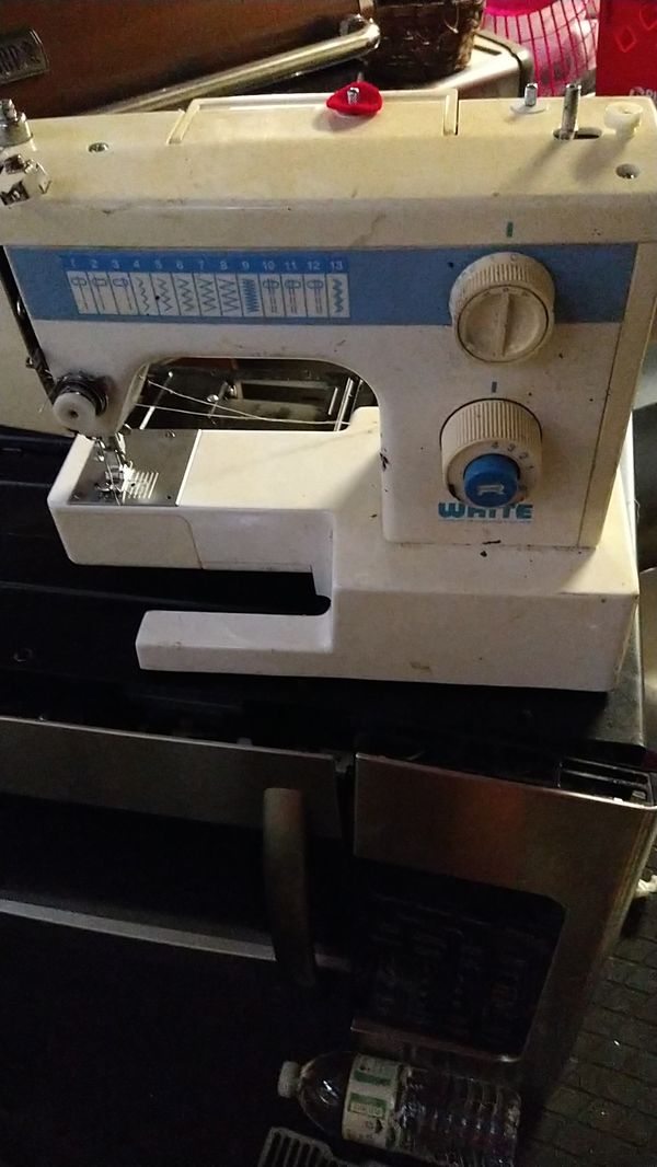 White Brand Sewing Machine model 1418 for Sale in Apopka, FL - OfferUp