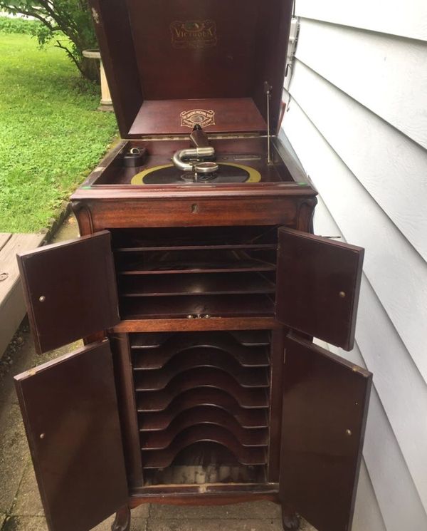 antique-vintage-cabinet-1904-victrola-phonograph-record-player-needs