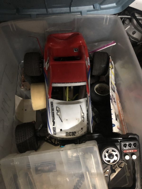 2 nitro RC cars and starter box for Sale in Long Beach, CA - OfferUp