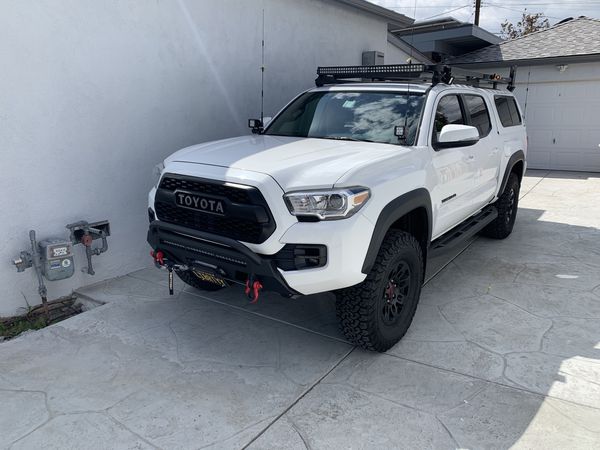 2017 Toyota Tacoma CAMPER SHELL for Sale in Los Angeles, CA - OfferUp