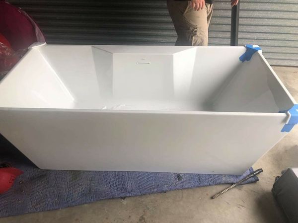mirabelle freestanding tub