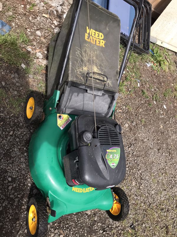 Weed eater lawn mower . 21” 4.75hp runs good looks good 80 for Sale in