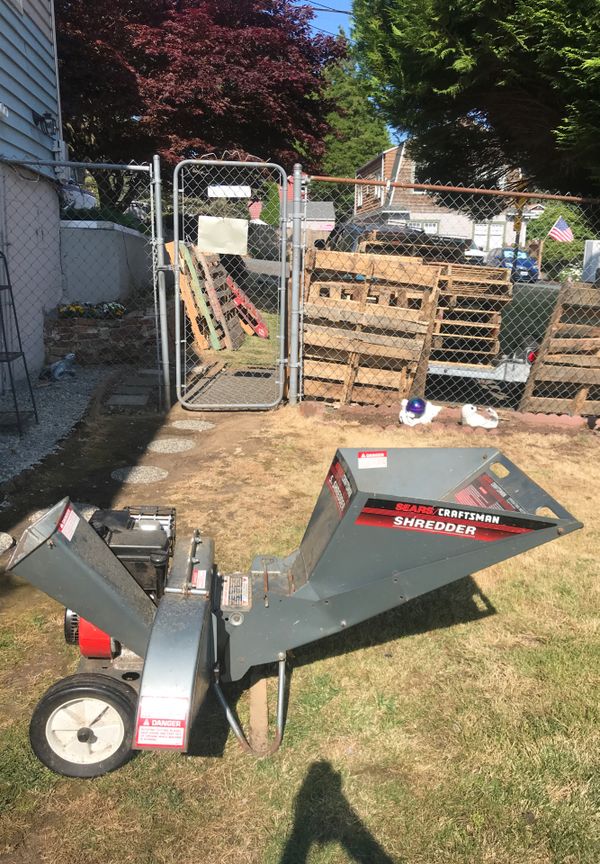 Sears Craftsman 5 hp Shredder (wood chipper) for Sale in Normandy Park