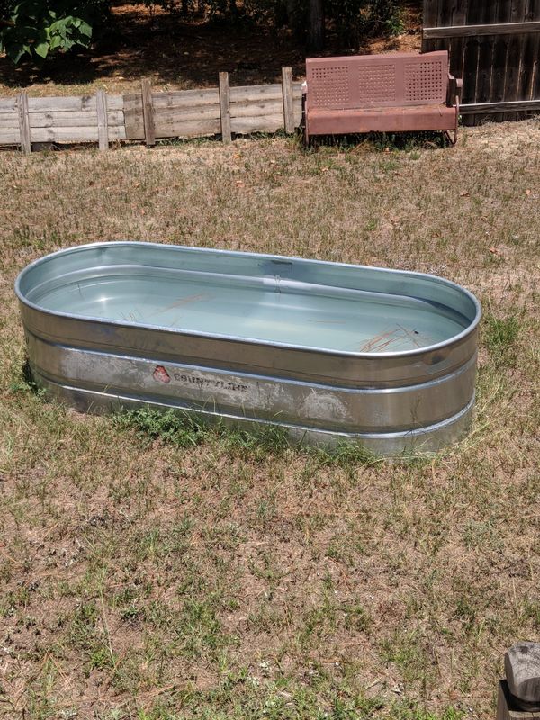 Countyline Galvanized Oval Stock Tank. 300 gal. for Sale in Lexington