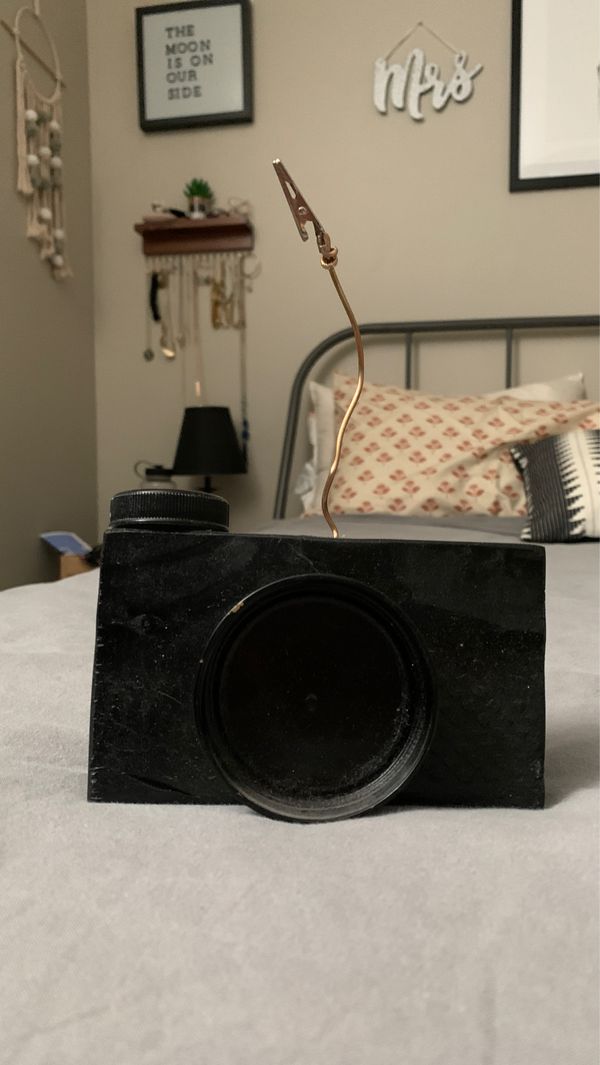 Homemade Camera photo holder with clip for Sale in Gig