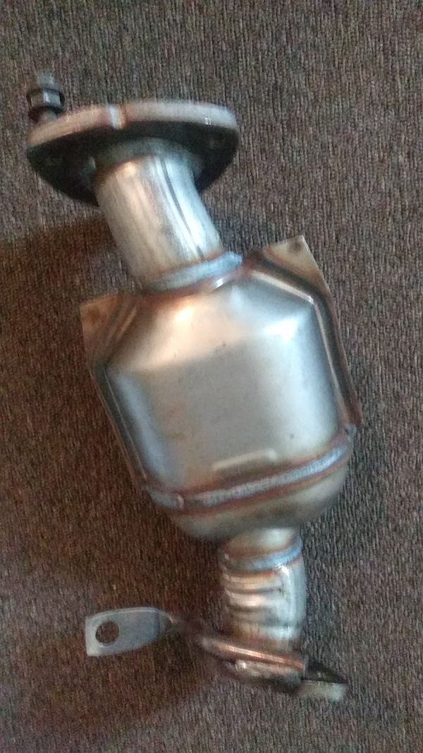 Catalytic Converter for GMC acadia 2008 for Sale in Philadelphia, PA